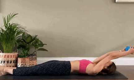 平坦小腹瑜伽导师都练哪些动作？教你9个瑜伽平坦小腹动作！